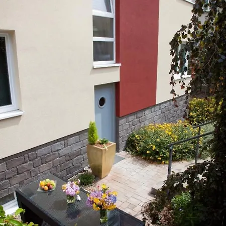 2+kk, 50 M2 V Klidne Lokalite. 10 Min Od Centra Prahy. * Prag