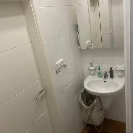 Daire 2+kk, 50 M2 V Klidne Lokalite. 10 Min Od Centra Prahy. Prag