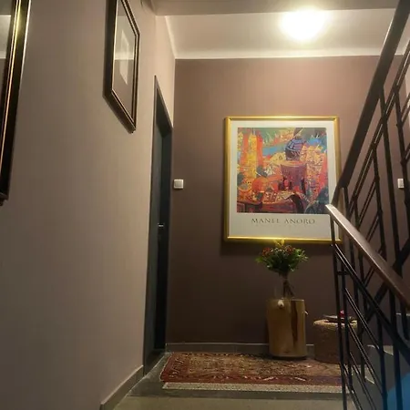 2+kk, 50 M2 V Klidné Lokalitě. 10 Min Od Centra Prahy. *