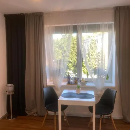 2+kk, 50 M2 V Klidne Lokalite. 10 Min Od Centra Prahy. Daire Prag