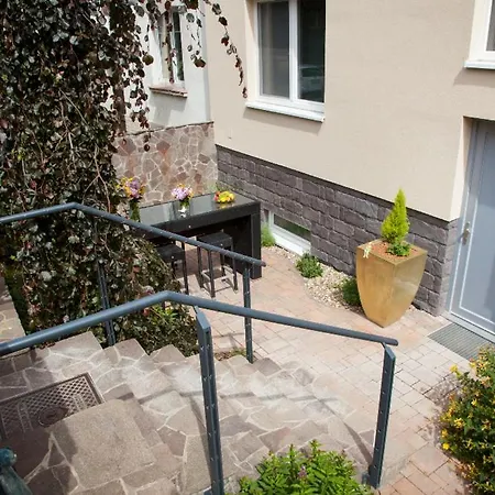 Daire 2+kk, 50 M2 V Klidne Lokalite. 10 Min Od Centra Prahy. Prag