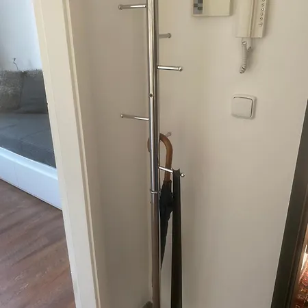 2+kk, 50 M2 V Klidne Lokalite. 10 Min Od Centra Prahy. *