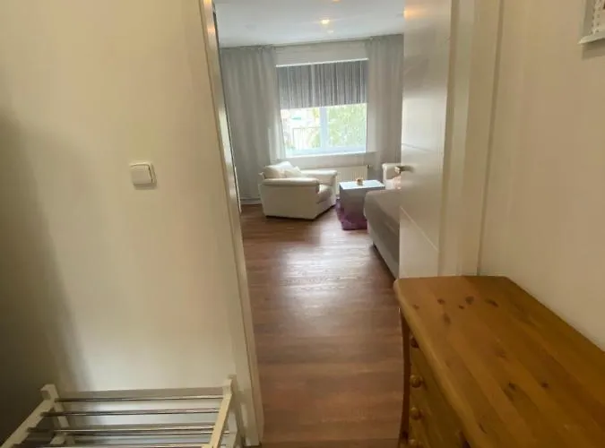 2+kk, 50 M2 V Klidne Lokalite. 10 Min Od Centra Prahy. Apartament Praga