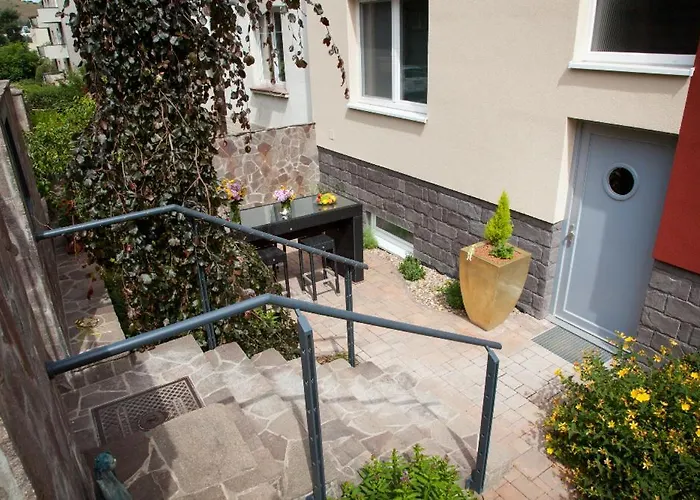Apartament 2+kk, 50 M2 V Klidne Lokalite. 10 Min Od Centra Prahy. Praga