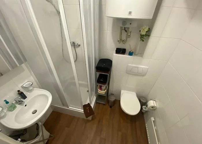 2+kk, 50 M2 V Klidne Lokalite. 10 Min Od Centra Prahy. Apartament *
