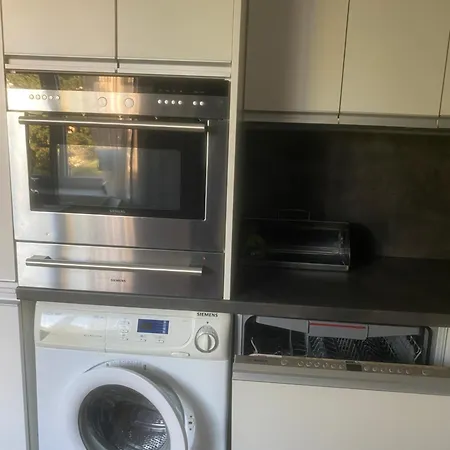 Apartman 2+kk, 50 M2 V Klidne Lokalite. 10 Min Od Centra Prahy. Prague