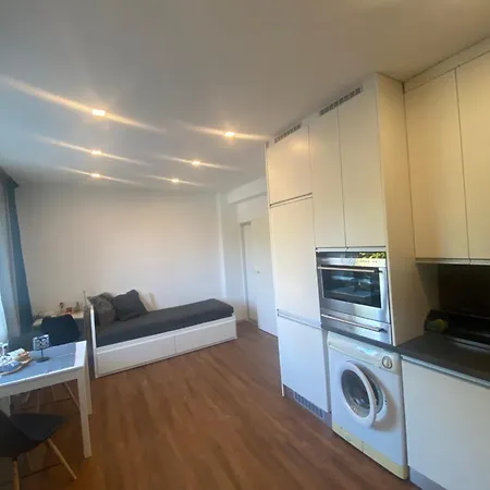 Apartman 2+kk, 50 M2 V Klidne Lokalite. 10 Min Od Centra Prahy. * Prague