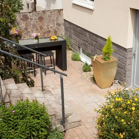 Apartman 2+kk, 50 M2 V Klidne Lokalite. 10 Min Od Centra Prahy. Apartment